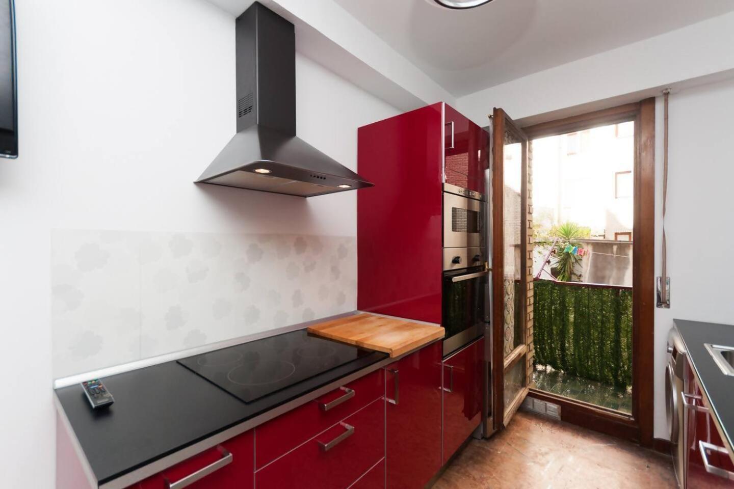 Apartamento Con Parking Privado Cerca De Zurriola San Sebastián Kültér fotó